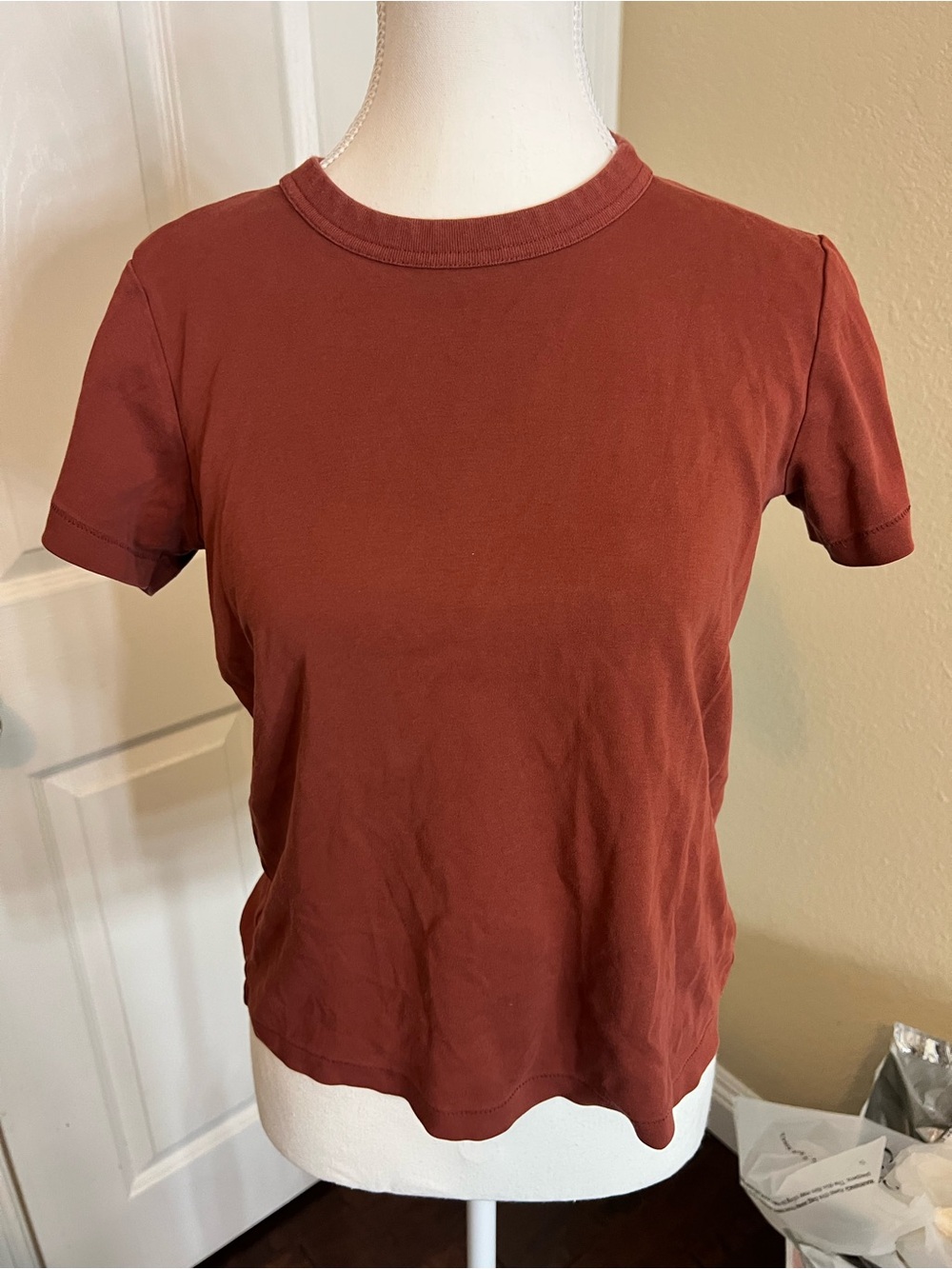 Uniqlo basic crewneck shirt